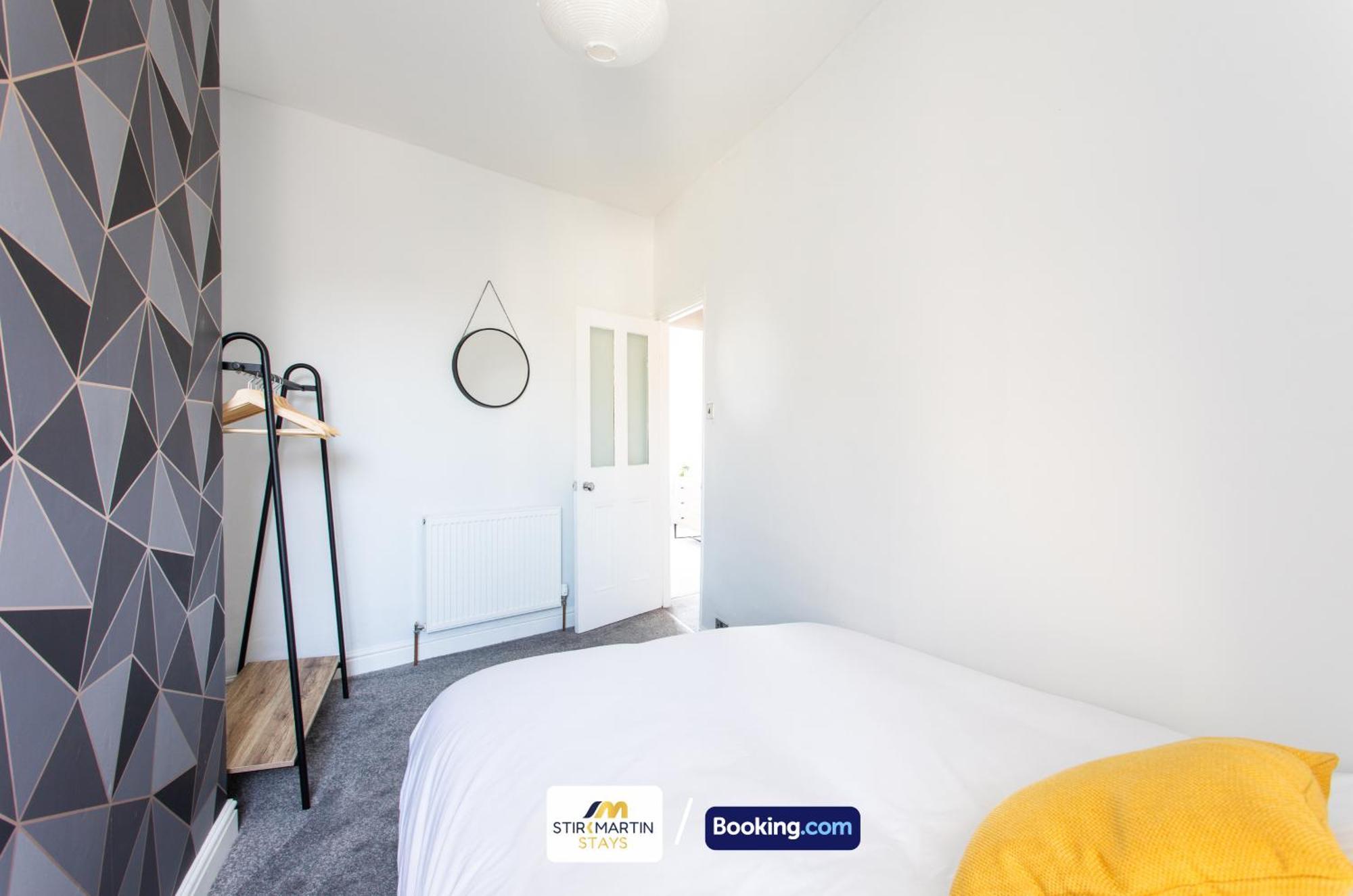 Comfy 3Bed House By Stirkmartin Stays Short Lets & Serviced Accommodation Cardiff With Free Parking & 8Mins To City Centre Экстерьер фото