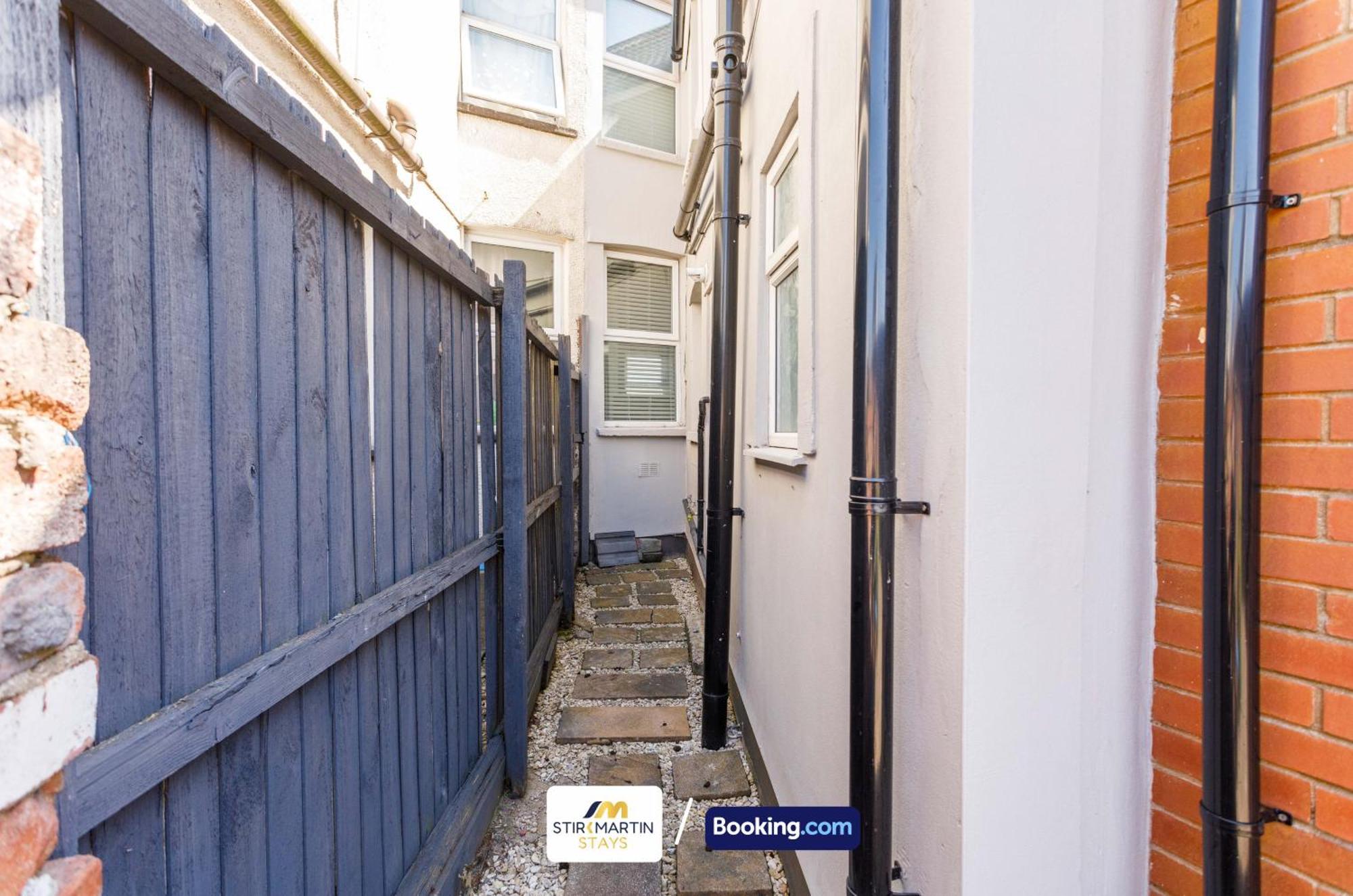 Comfy 3Bed House By Stirkmartin Stays Short Lets & Serviced Accommodation Cardiff With Free Parking & 8Mins To City Centre Экстерьер фото