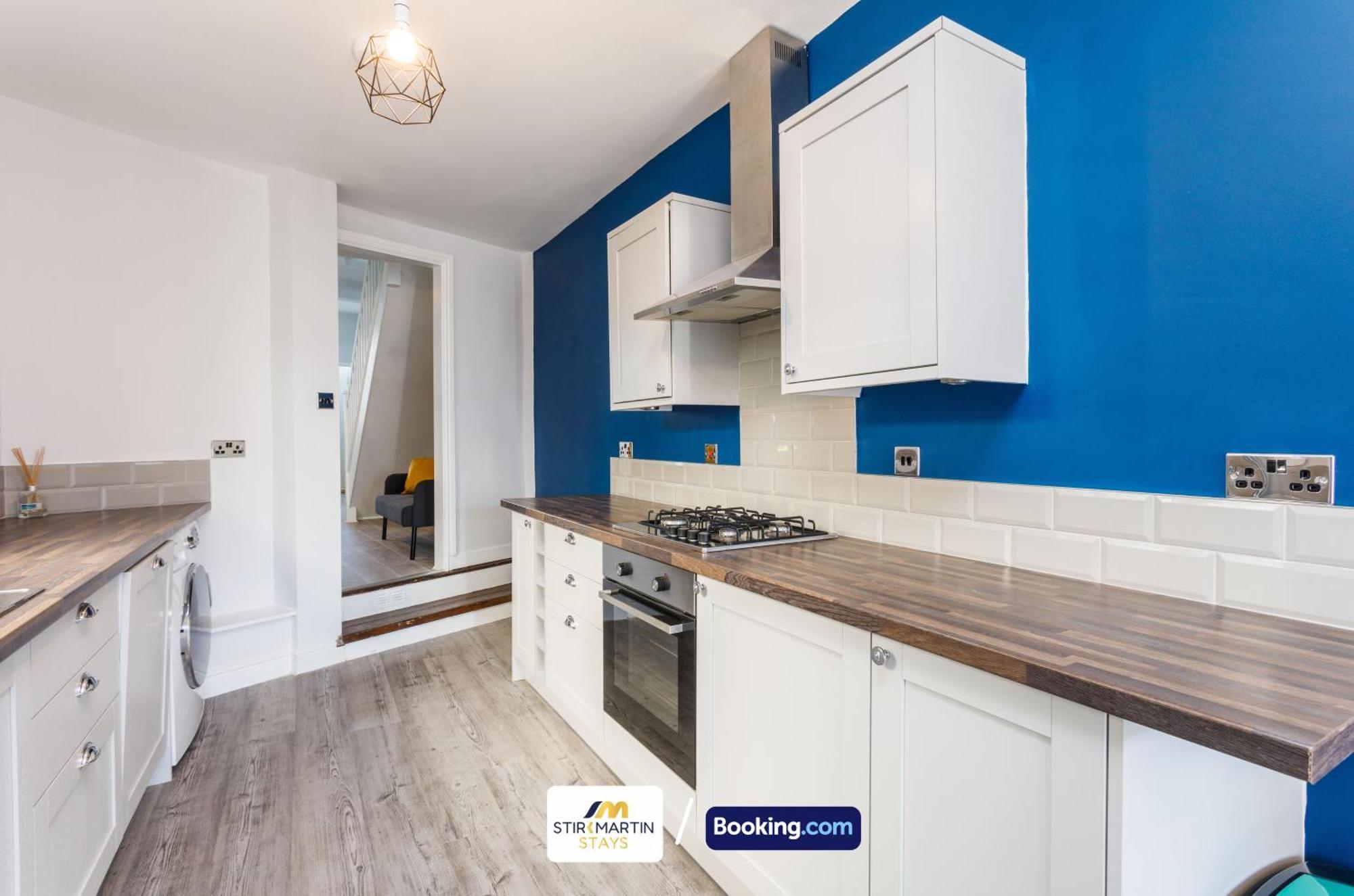 Comfy 3Bed House By Stirkmartin Stays Short Lets & Serviced Accommodation Cardiff With Free Parking & 8Mins To City Centre Экстерьер фото