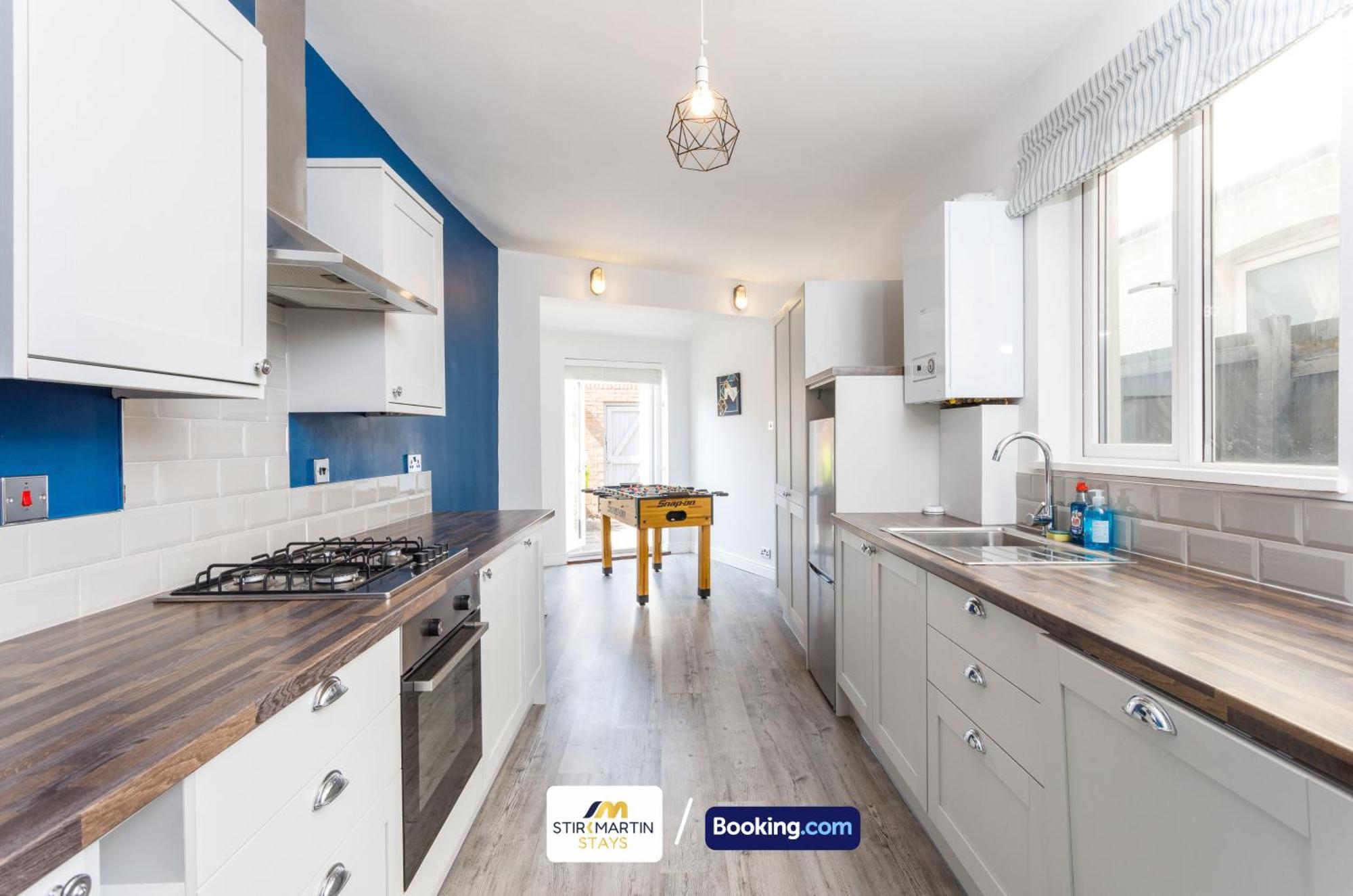 Comfy 3Bed House By Stirkmartin Stays Short Lets & Serviced Accommodation Cardiff With Free Parking & 8Mins To City Centre Экстерьер фото