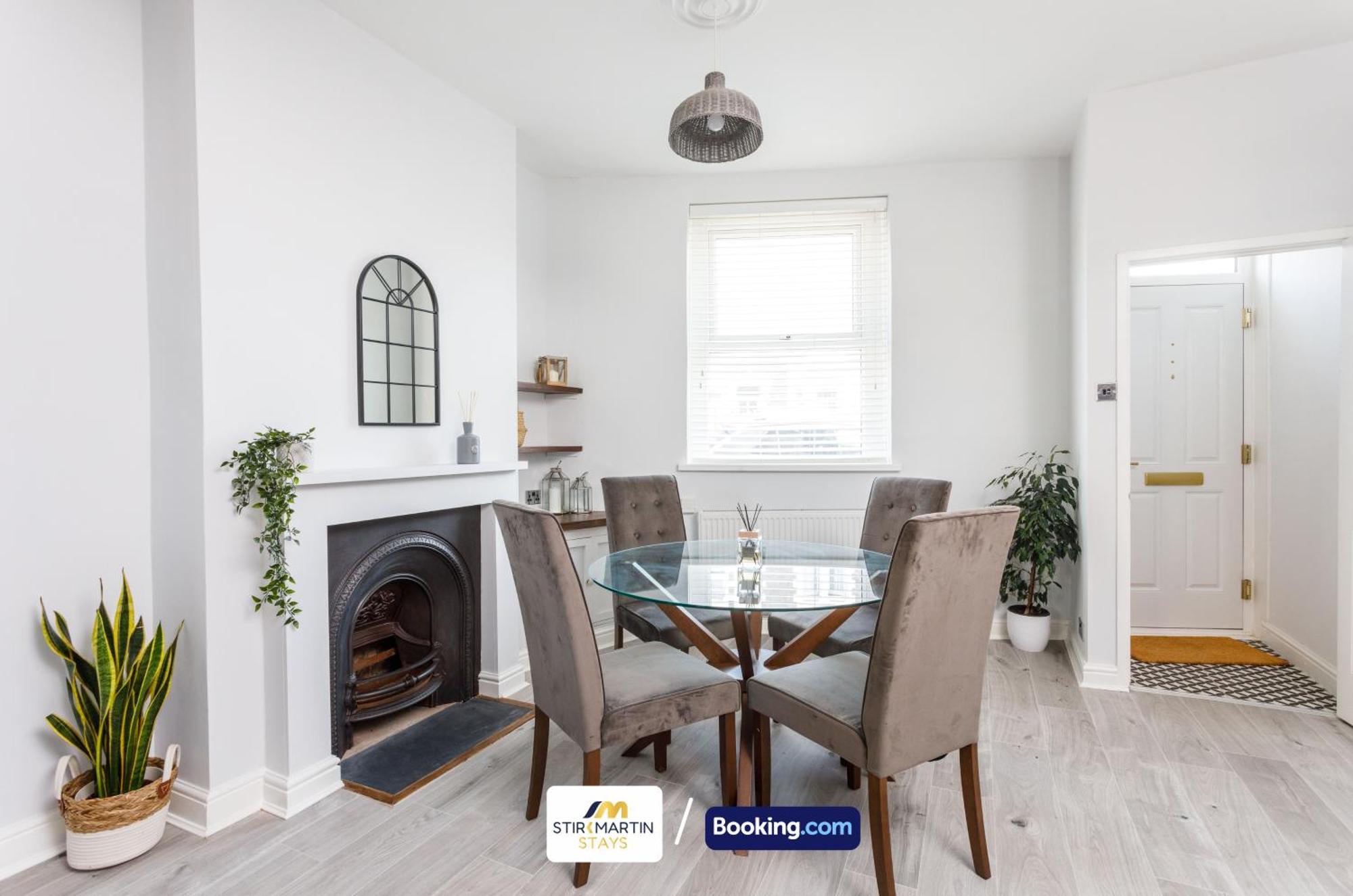 Comfy 3Bed House By Stirkmartin Stays Short Lets & Serviced Accommodation Cardiff With Free Parking & 8Mins To City Centre Экстерьер фото