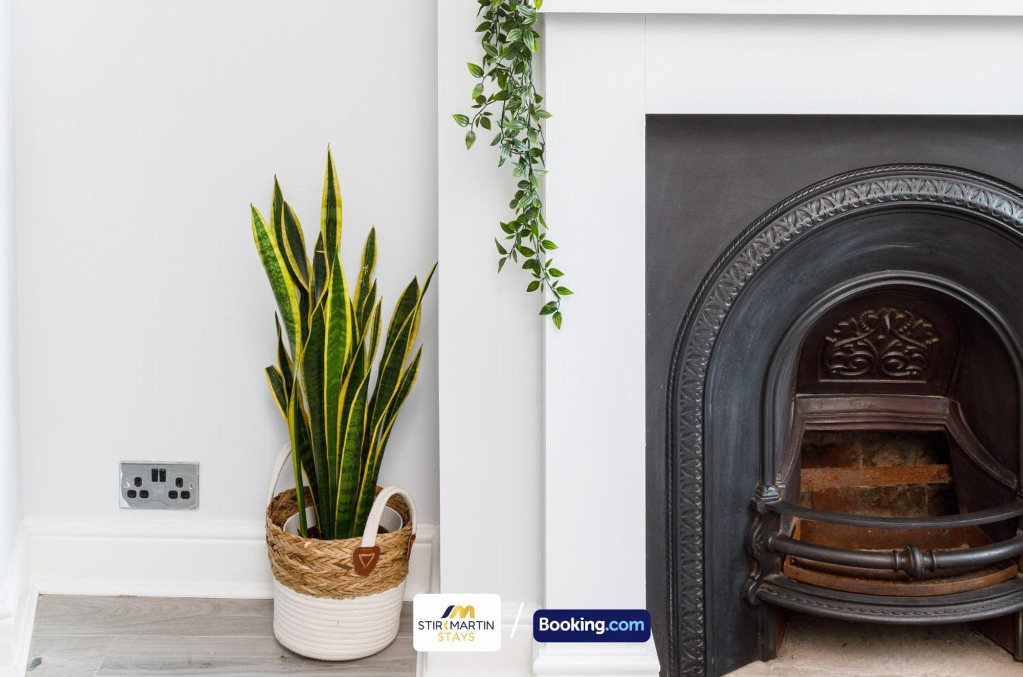 Comfy 3Bed House By Stirkmartin Stays Short Lets & Serviced Accommodation Cardiff With Free Parking & 8Mins To City Centre Экстерьер фото