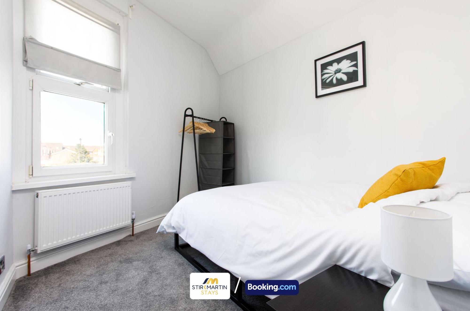 Comfy 3Bed House By Stirkmartin Stays Short Lets & Serviced Accommodation Cardiff With Free Parking & 8Mins To City Centre Экстерьер фото