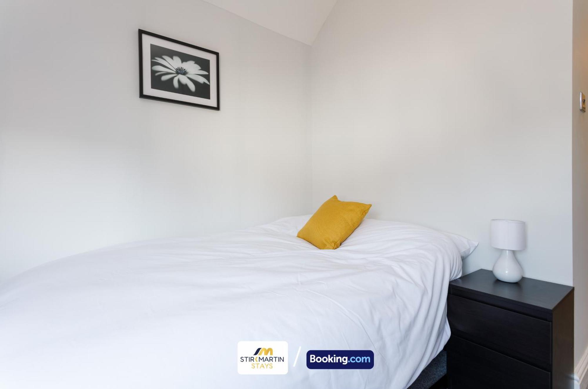 Comfy 3Bed House By Stirkmartin Stays Short Lets & Serviced Accommodation Cardiff With Free Parking & 8Mins To City Centre Экстерьер фото